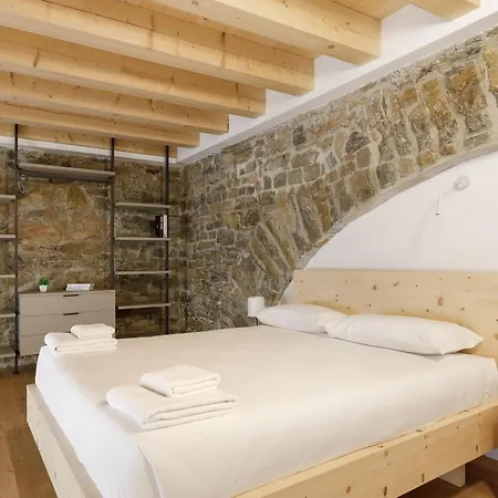 Petrarca Design Loft A Апартаменты Триест