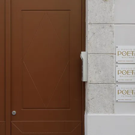 Апартаменты Petrarca Design Loft A